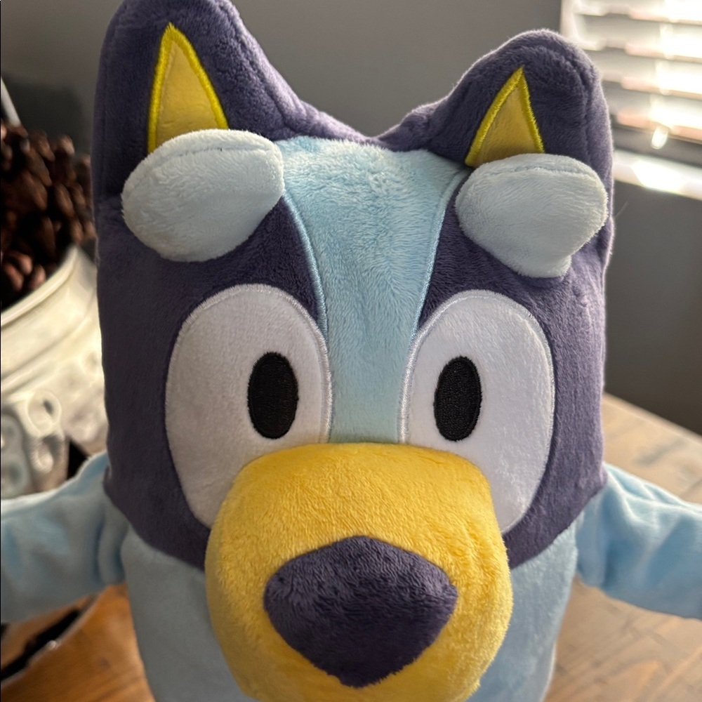 Dance & Play Bluey Interactive Plush Figure - Picture 3 of 6